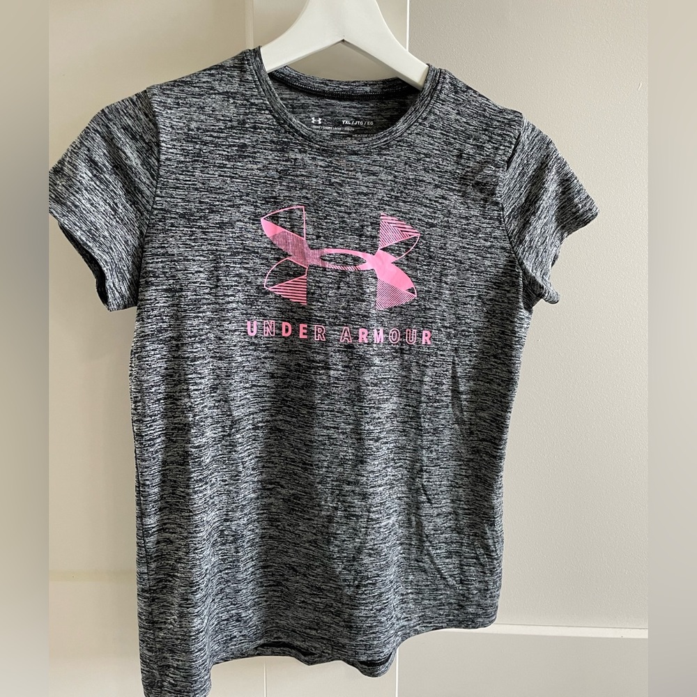 Kids under armour athletic top